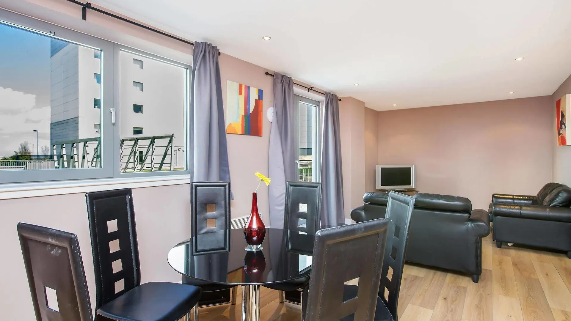 Hot-El-Apartments Edinburgh Waterfront Aparthotel